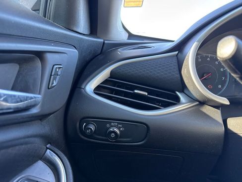 Used 2022 Chevrolet Malibu LT image 43