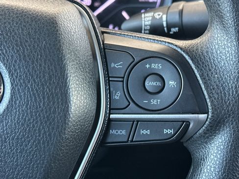 Used 2023 Toyota Camry LE image 31