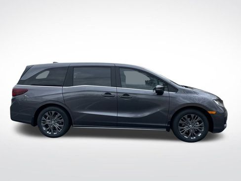 New 2026 Honda Odyssey Touring image 7