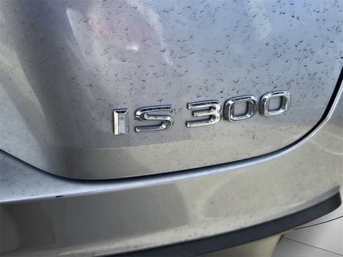 Used 2022 Lexus IS 300 300 image 9