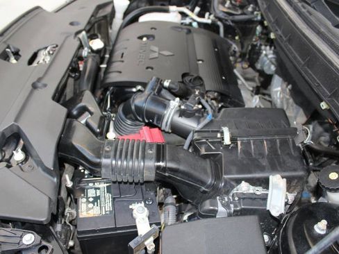 Used 2019 Mitsubishi Outlander Sport SE FWD image 40