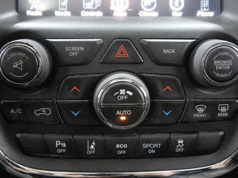 Used 2017 Dodge Durango R/T w/ Technology Group AWD/4WD image 20