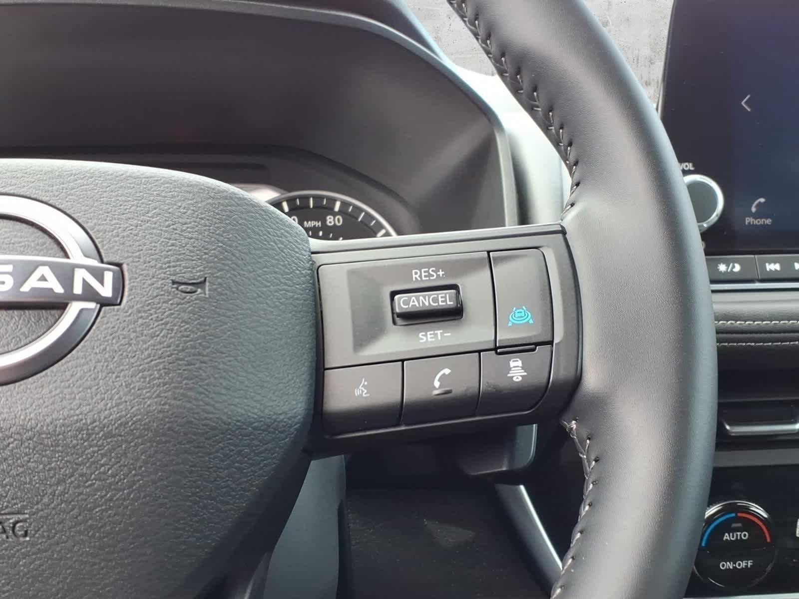 Used 2024 Nissan Rogue S AWD/4WD image 23