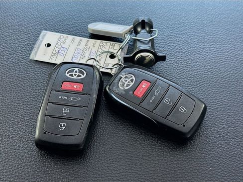 Used 2024 Toyota Corolla Cross AWD Hybrid w/ Convenience Package image 34