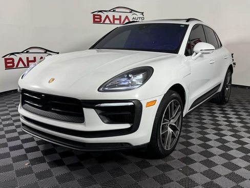 Used 2023 Porsche Macan S AWD/4WD image 2