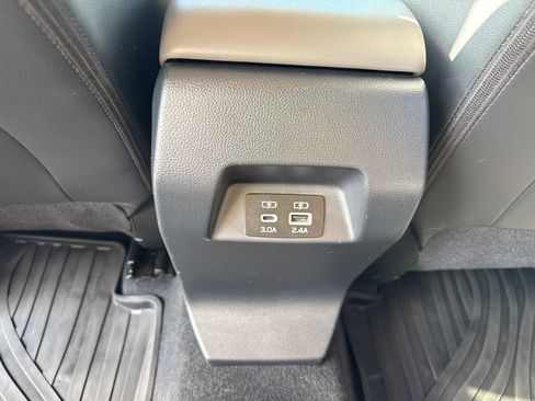 Used 2024 Subaru Crosstrek 2.0i Premium AWD/4WD image 22