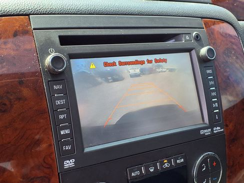 Used 2012 Chevrolet Tahoe LTZ AWD/4WD image 11