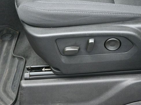 Used 2024 Chevrolet Silverado 2500 Custom w/ Custom Value Package image 13