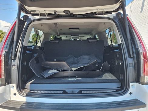 Used 2018 Cadillac Escalade ESV Luxury RWD image 27