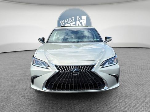 Used 2025 Lexus ES 350 w/ Premium Package FWD image 9