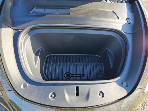 Used 2021 Tesla Model Y Long Range AWD/4WD image 8