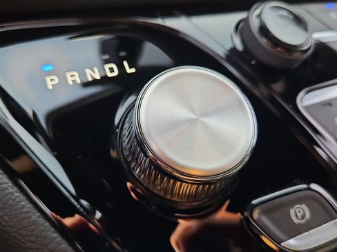 New 2026 Chrysler Pacifica Select image 16