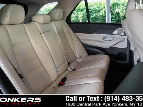 Used 2022 Mercedes-Benz GLE 350 4MATIC w/ Premium Package image 32