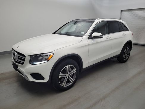 Used 2016 Mercedes-Benz GLC 300 4MATIC image 2