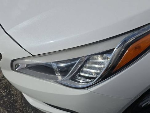 Used 2015 Hyundai Sonata Limited w/ Option Group 05 FWD image 9