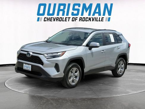 Used 2024 Toyota RAV4 XLE AWD/4WD image 2