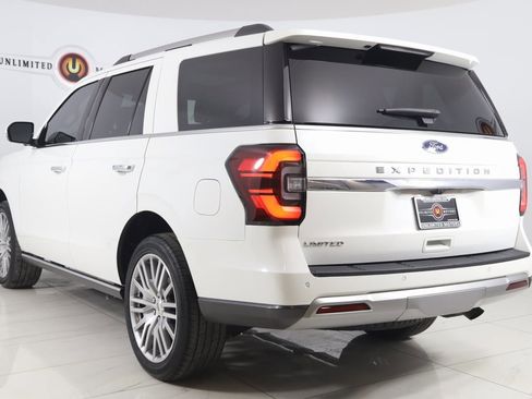 Used 2022 Ford Expedition Limited image 4