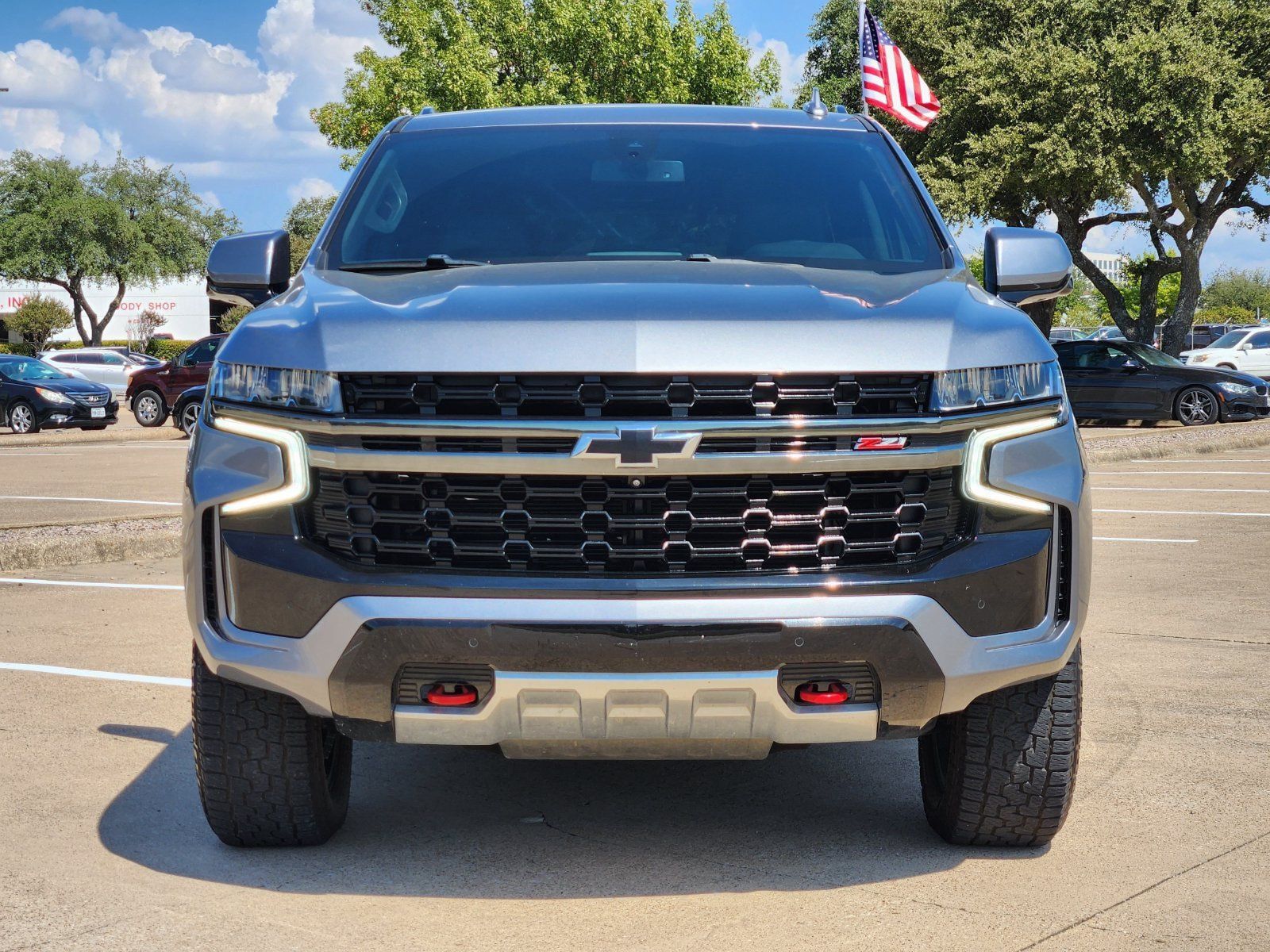 Used 2022 Chevrolet Tahoe Z71 w/ Luxury Package AWD/4WD image 7