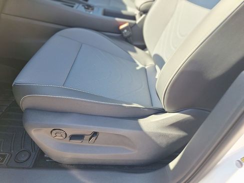 New 2026 Volkswagen Tiguan SE R-Line image 24