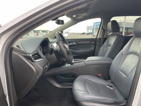 Used 2020 Buick Enclave Essence image 21