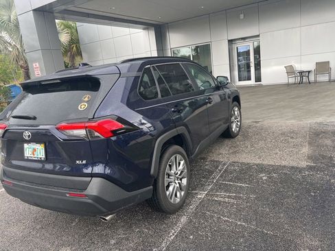 Used 2023 Toyota RAV4 XLE Premium image 3