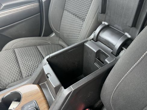 Used 2019 GMC Acadia SLE image 27