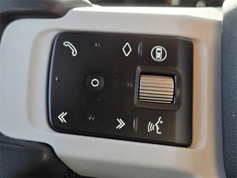 Used 2025 Land Rover Defender 110 S image 31