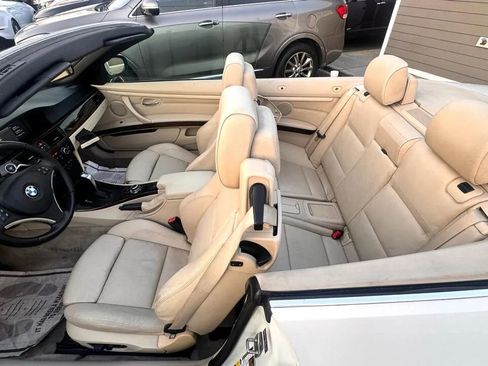 Used 2011 BMW 335i Convertible image 8