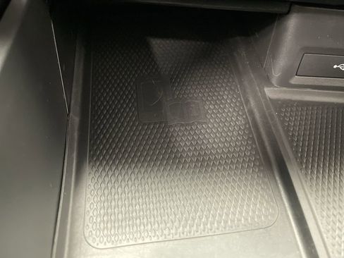 Used 2024 Volkswagen Atlas Peak Edition SE image 25