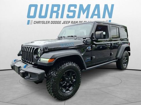 Used 2023 Jeep Wrangler Unlimited w/ Sun & Screen Package AWD/4WD image 3