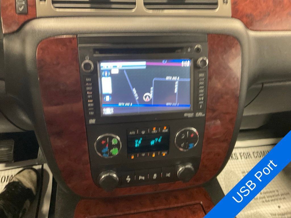 Used 2013 Chevrolet Suburban LTZ AWD/4WD image 4