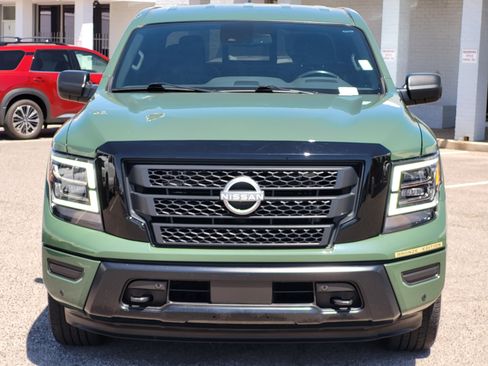 Certified 2024 Nissan Titan SV w/ SV Bronze Edition Package AWD/4WD image 6