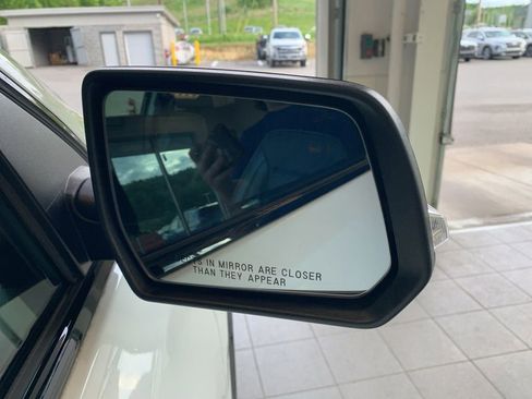 Used 2021 GMC Acadia AT4 w/ Technology Package AWD/4WD image 23