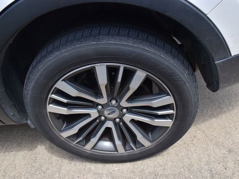 Used 2017 Ford Explorer Platinum AWD/4WD image 13