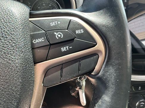 Used 2014 Jeep Cherokee Latitude FWD image 19