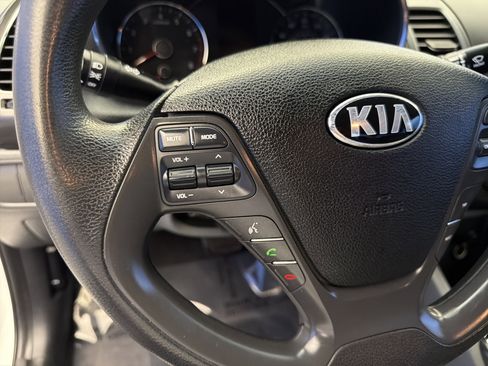 Used 2018 Kia Forte LX FWD image 16
