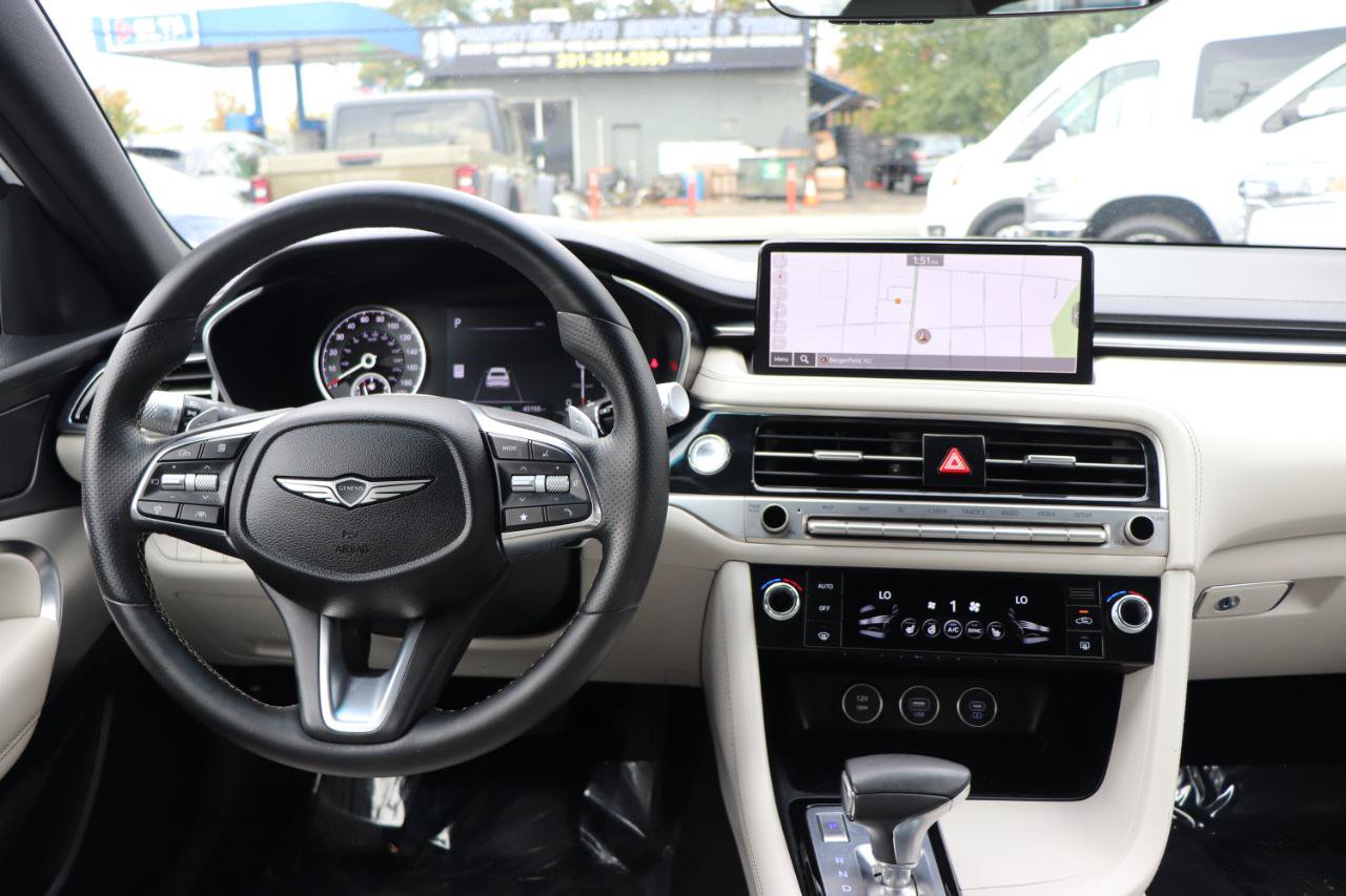 Used 2025 Genesis G70 2.5T AWD/4WD image 17