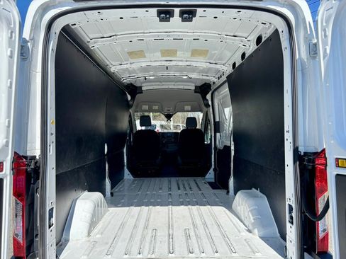 Used 2023 Ford Transit 250 Medium Roof image 26