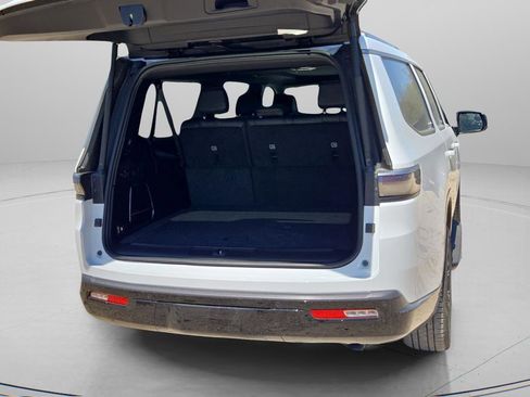 New 2026 Jeep Grand Wagoneer L 4WD image 25