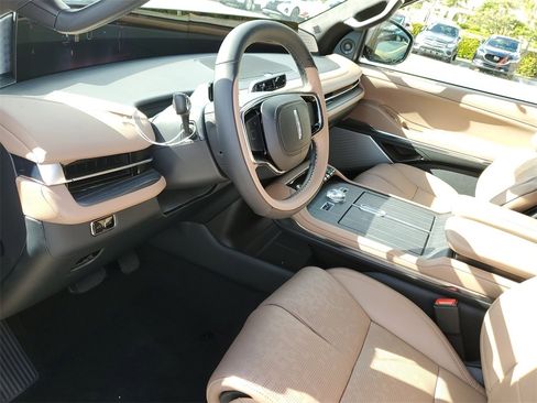 New 2025 Lincoln Navigator Black Label image 20