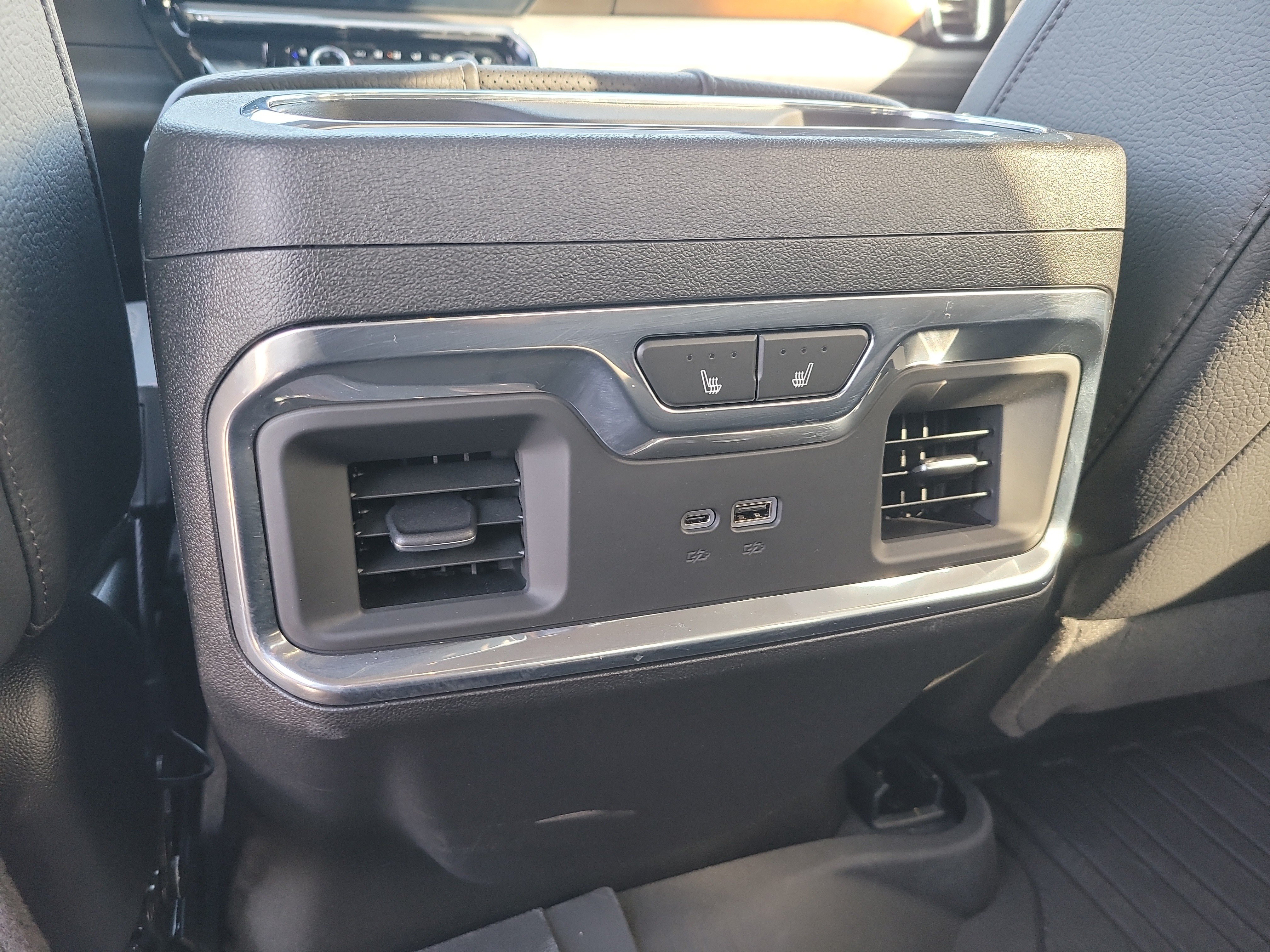 Used 2025 GMC Sierra 1500 Denali AWD/4WD image 14