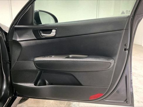 Used 2019 Kia Optima S FWD image 22