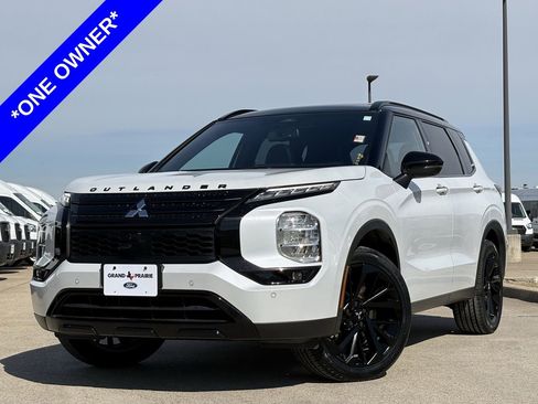 Used 2024 Mitsubishi Outlander SEL image 2