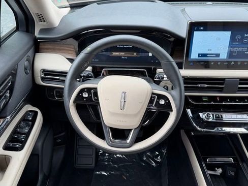 New 2026 Lincoln Corsair Reserve image 6