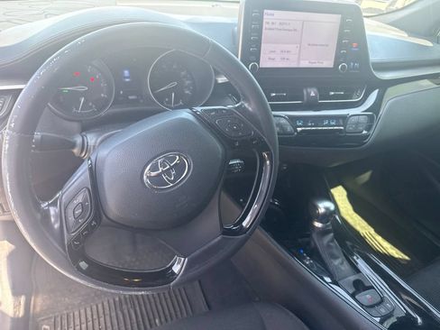 Used 2019 Toyota C-HR XLE FWD image 11