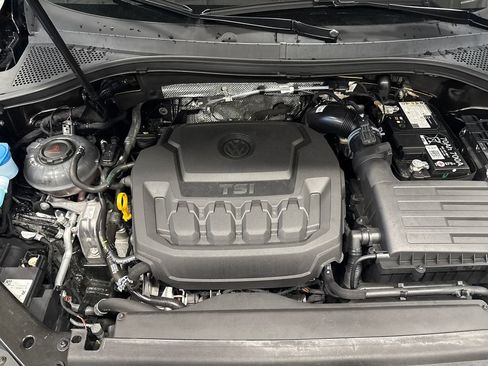 Certified 2024 Volkswagen Tiguan SEL R-Line AWD/4WD image 4