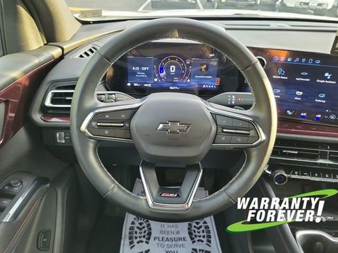 Used 2025 Chevrolet Traverse Z71 w/ Driver Confidence Package image 9