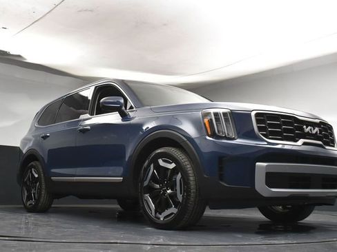 Certified 2025 Kia Telluride S image 34