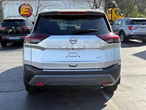 Certified 2023 Nissan Rogue SV w/ SV Premium B Package image 6
