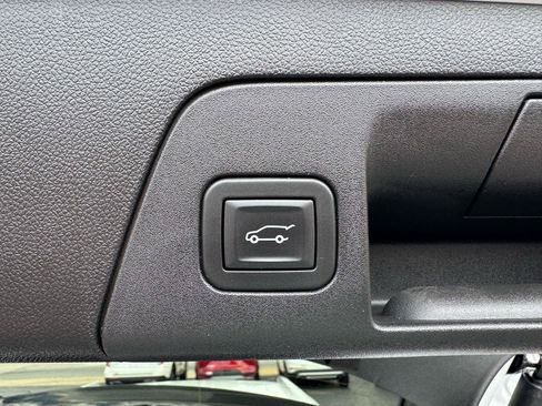 Used 2025 Buick Envision Preferred AWD/4WD image 28